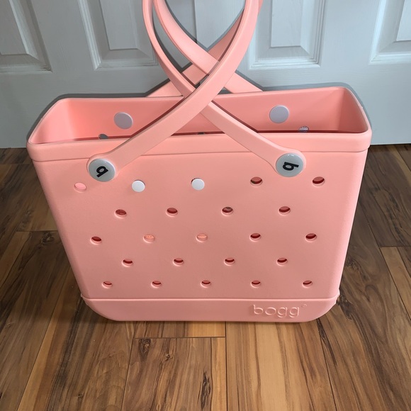 Bogg Bag Handbags - NWT, Bogg Baby Bag, Limited, Peach